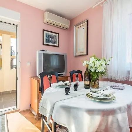 In With Sea View, Balcony, Air Conditioning, Wi-fi