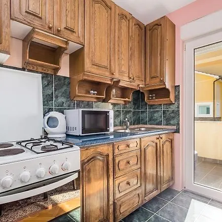 In With Sea View, Balcony, Air Conditioning, Wi-fi *