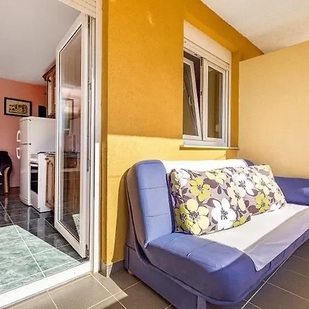 In With Sea View, Balcony, Air Conditioning, Wi-fi *