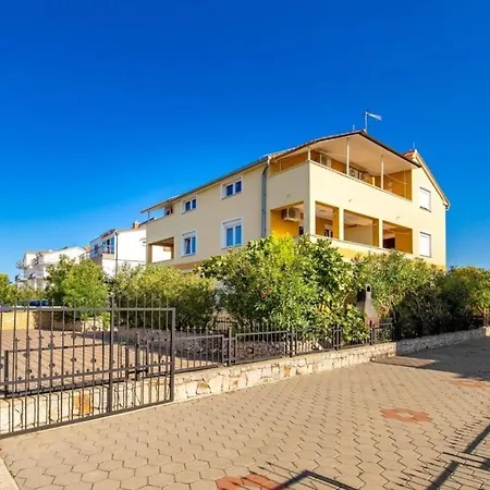 In With Sea View, Balcony, Air Conditioning, Wi-fi *